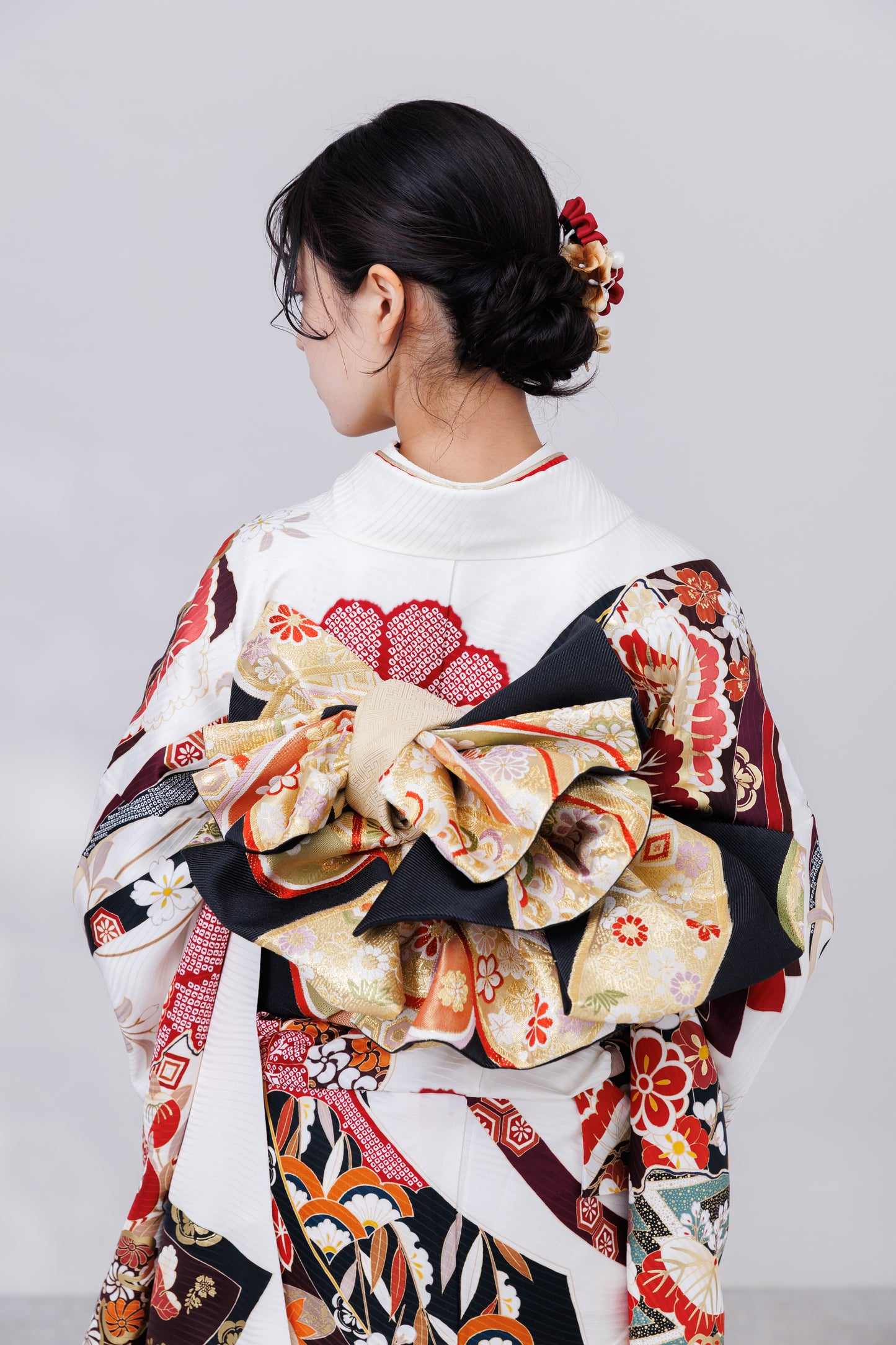 白地　古典　菊・鴛鴦　正絹振袖【808】