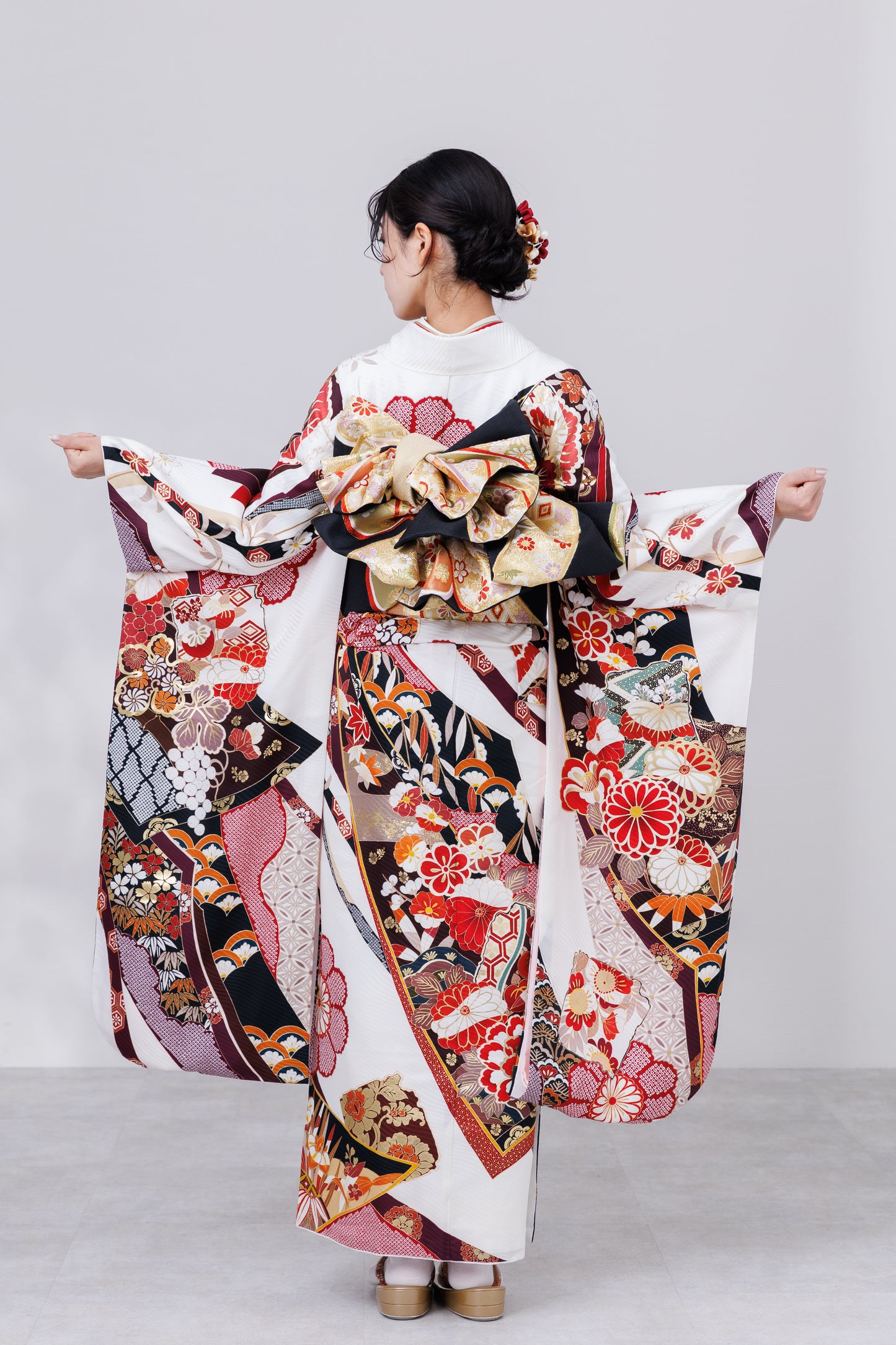 白地　古典　菊・鴛鴦　正絹振袖【808】