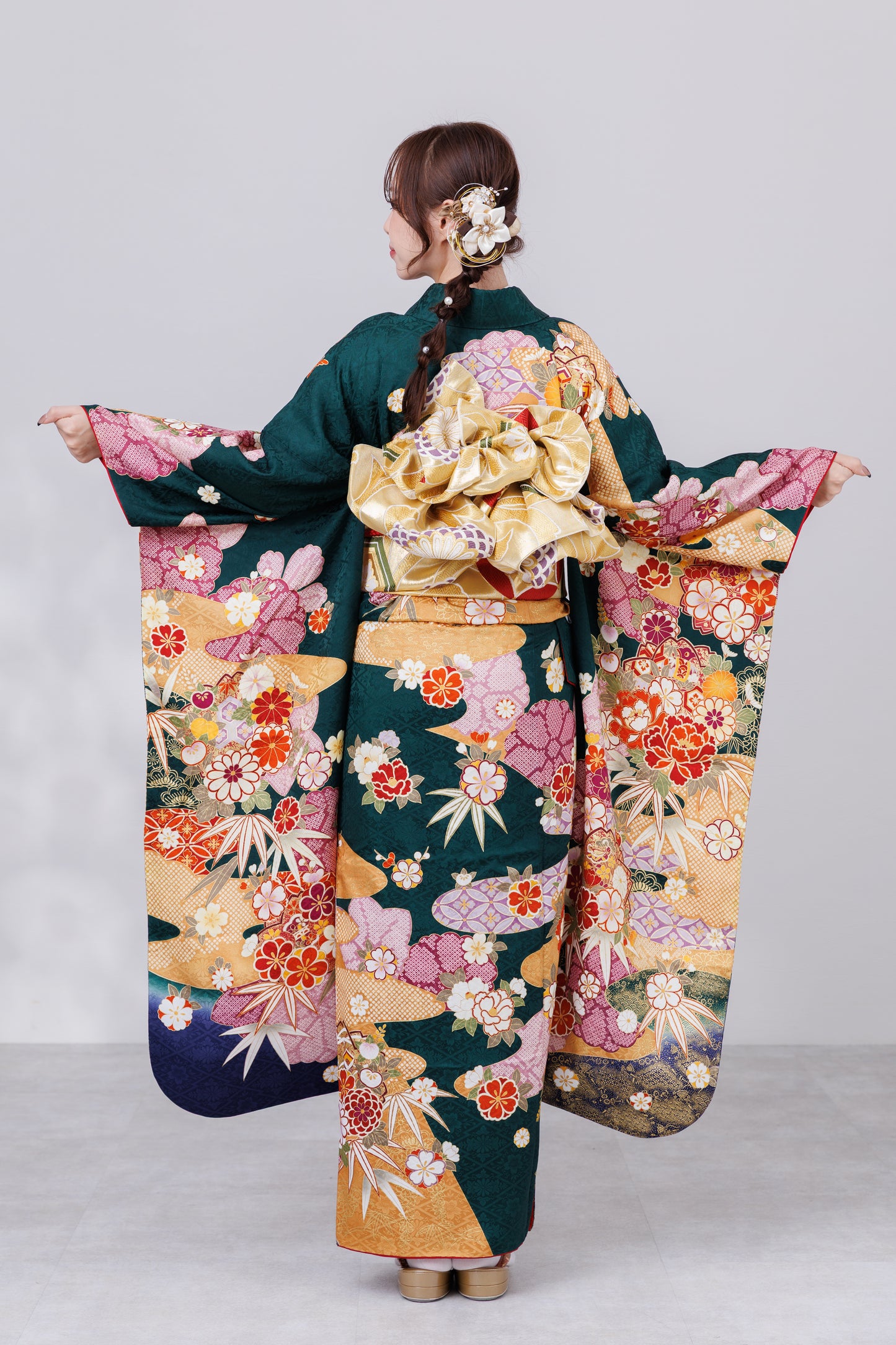 緑地　牡丹・桜・菊　正絹振袖【812】