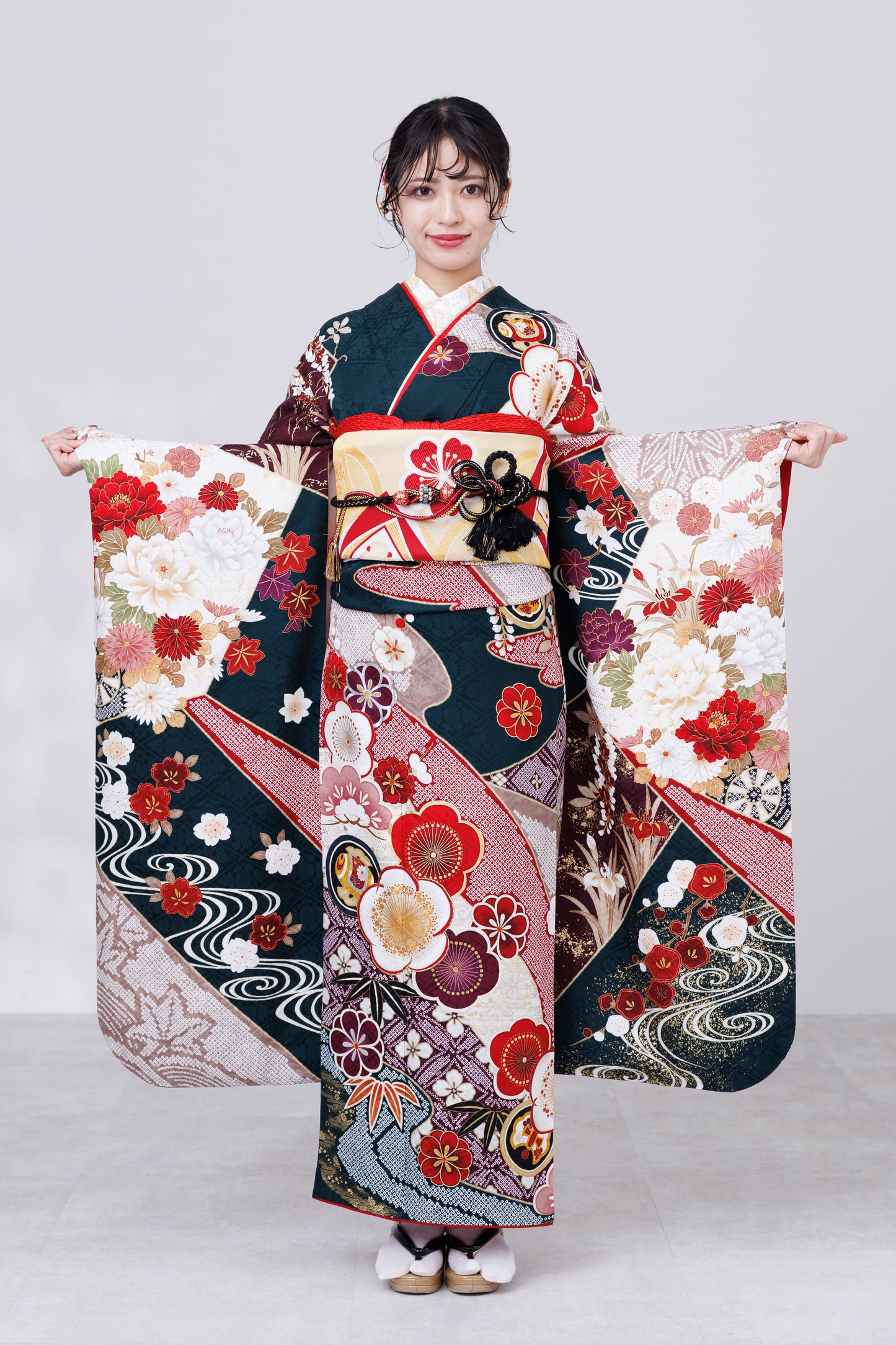 緑地　梅・松　正絹振袖【848】