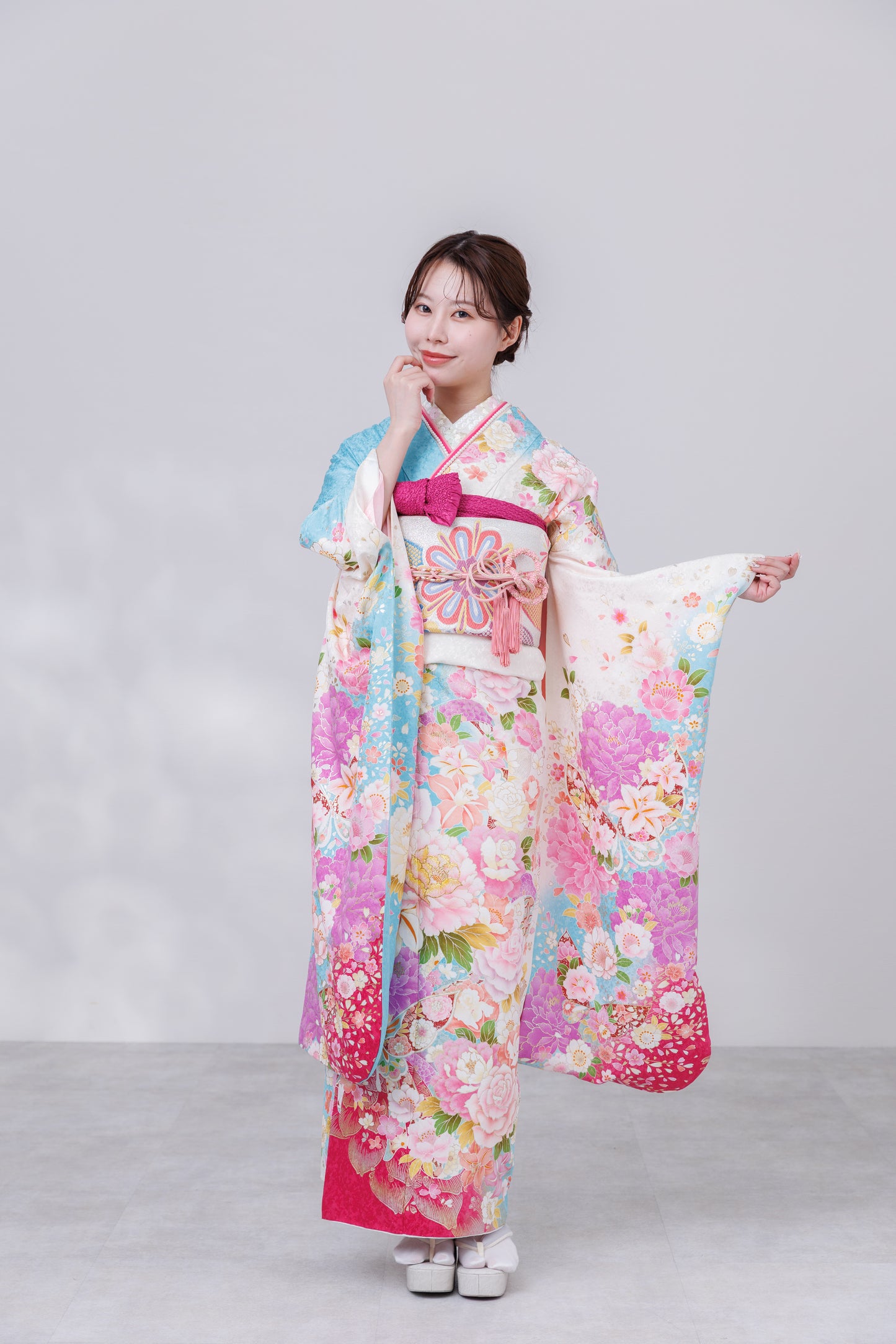 白地　薔薇・桜　正絹振袖【839】