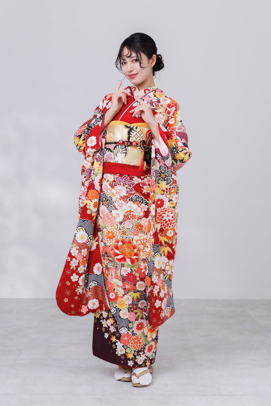 赤地　菊・牡丹・桜　正絹振袖【842】