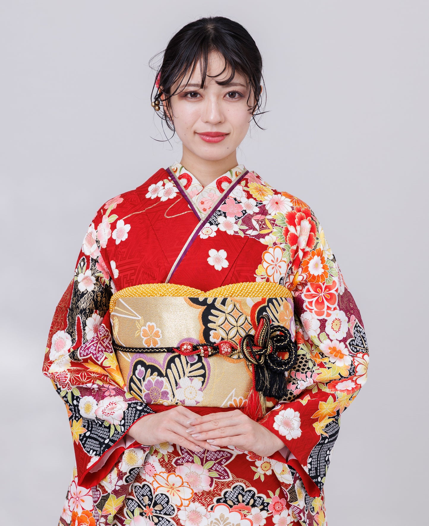 赤地　菊・牡丹・桜　正絹振袖【842】