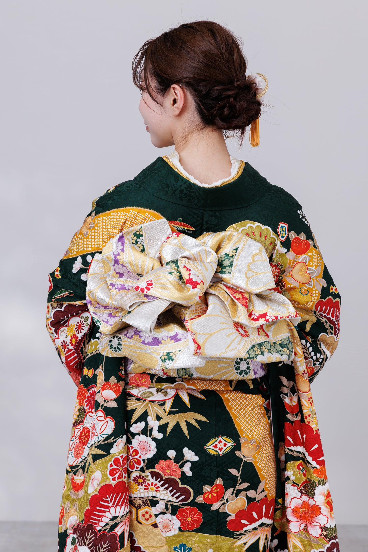 緑地　牡丹・松・椿　しぼり　正絹振袖【813】