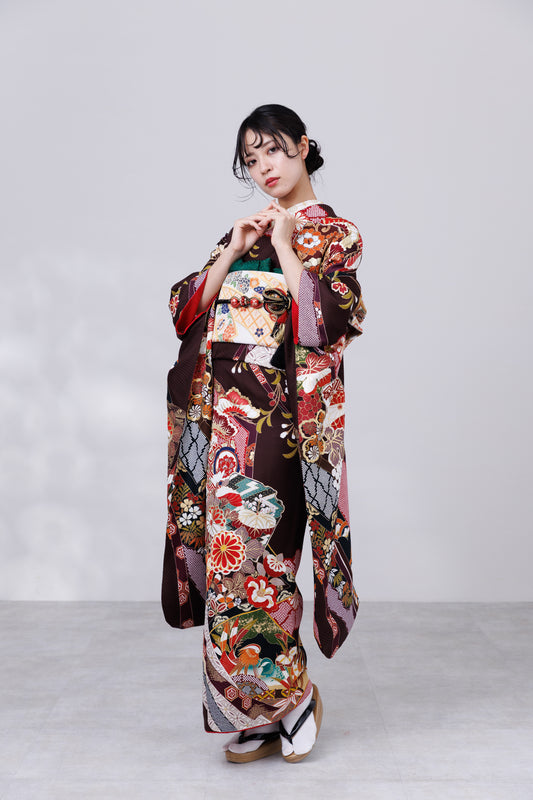 茶色地　菊・椿・古典柄　正絹振袖【829】
