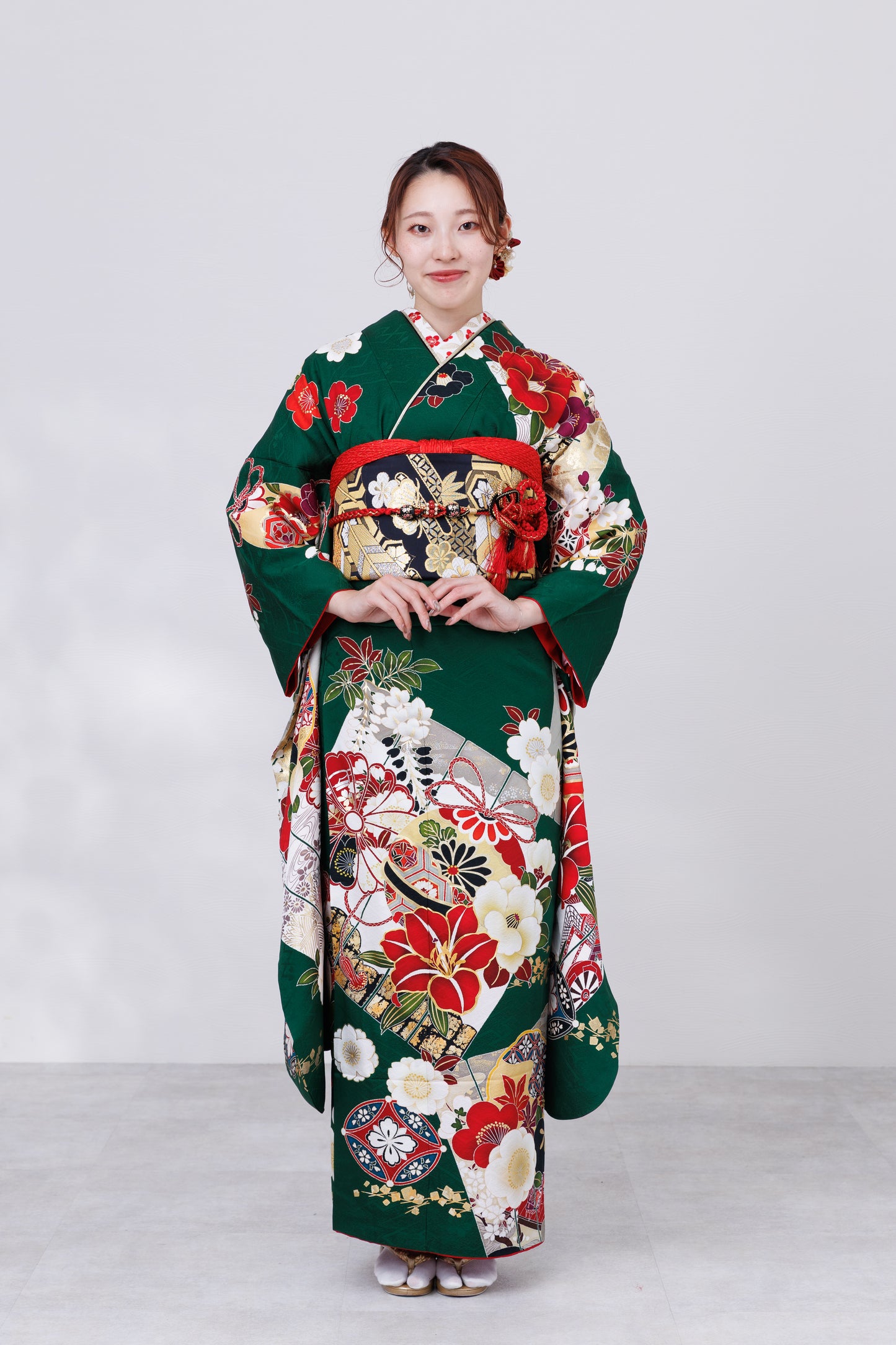 緑地　赤菊・白椿　鞠　正絹振袖【850】