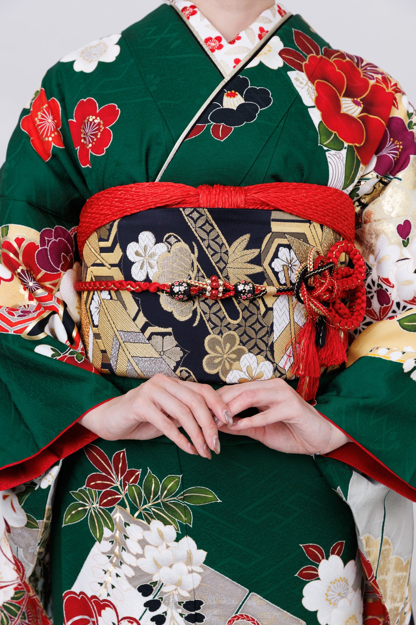 緑地　赤菊・白椿　鞠　正絹振袖【850】