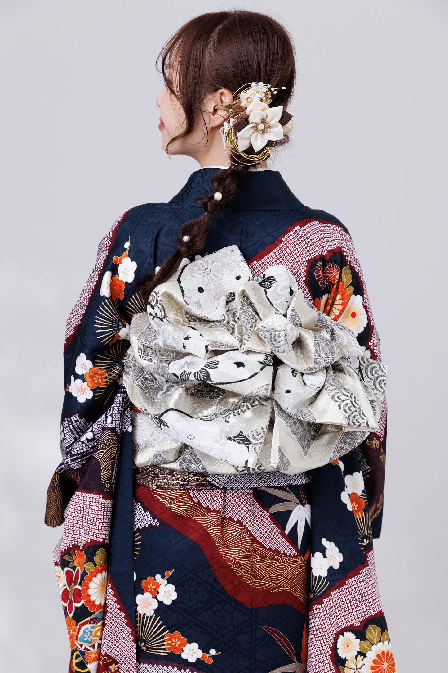 紺地　丸菊・ねじり梅　正絹振袖【821】