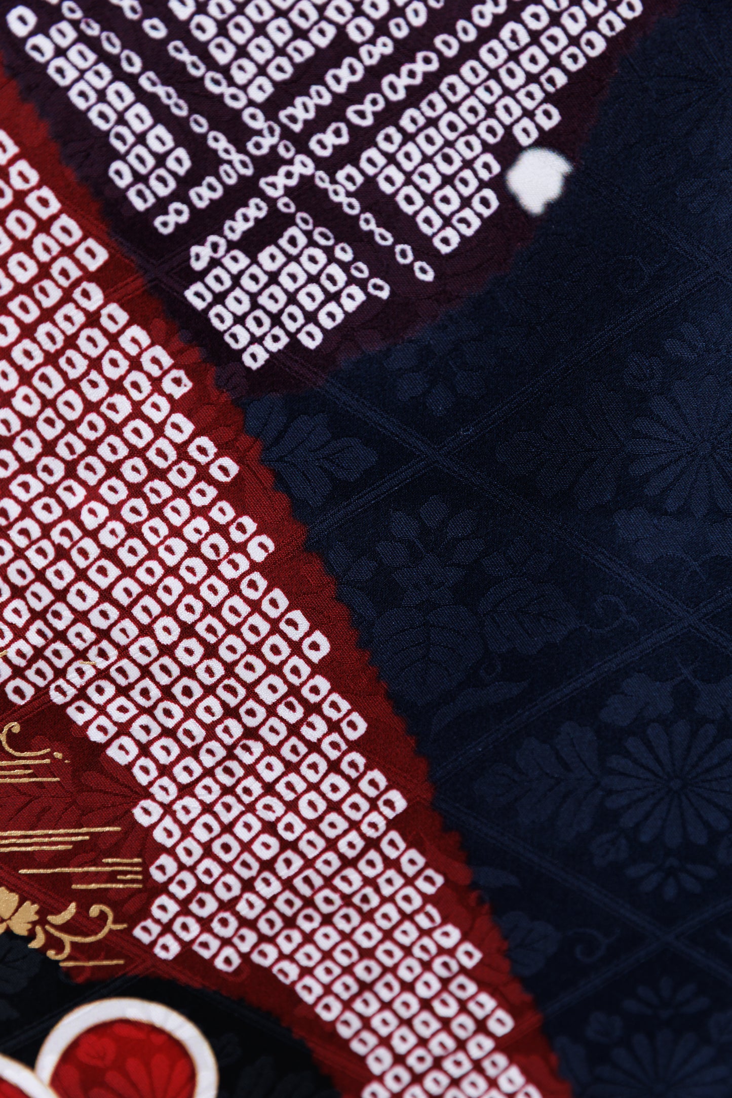 紺地　丸菊・ねじり梅　正絹振袖【821】