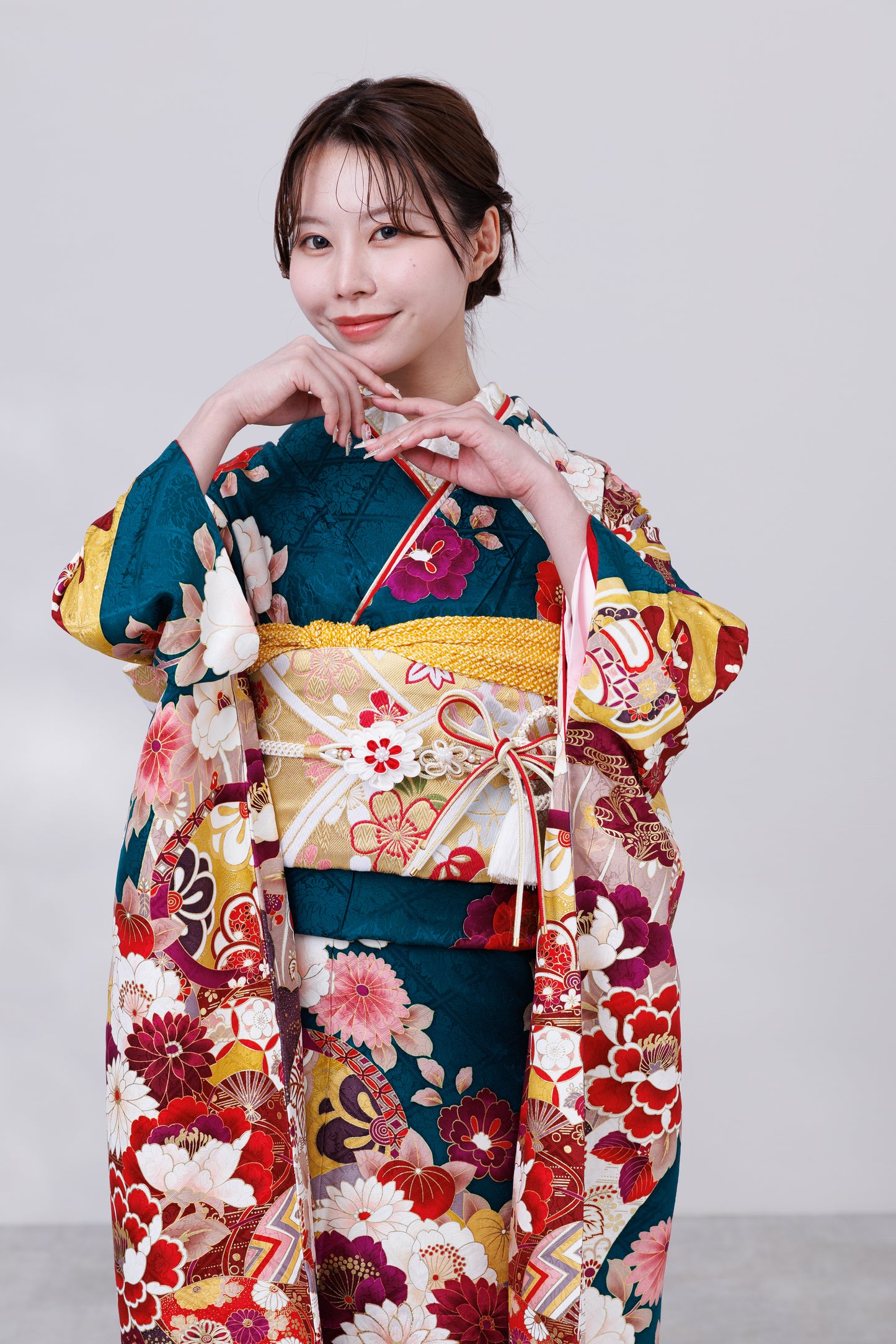 緑地　赤白牡丹・桜　正絹振袖【820】