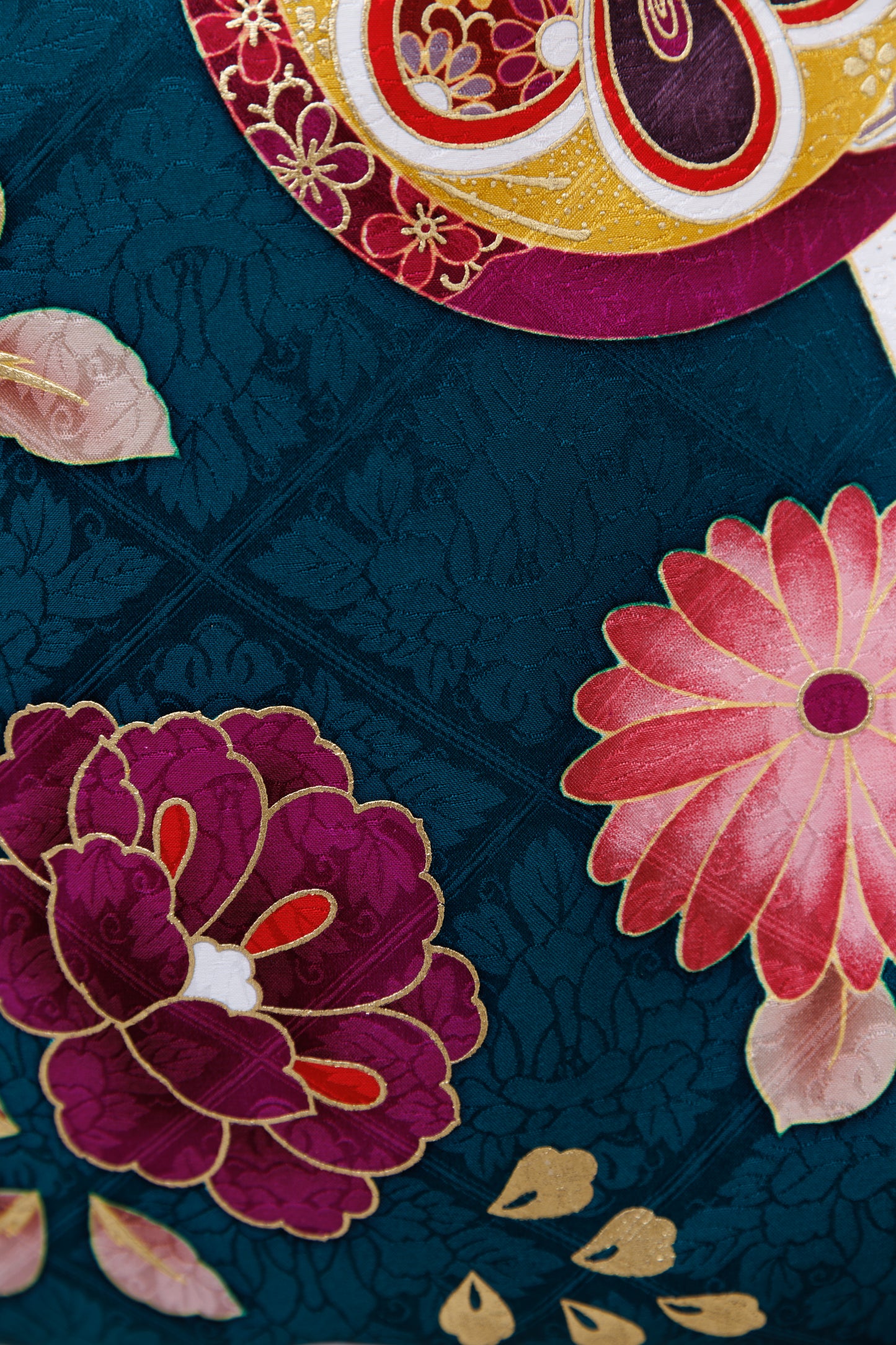 緑地　赤白牡丹・桜　正絹振袖【820】