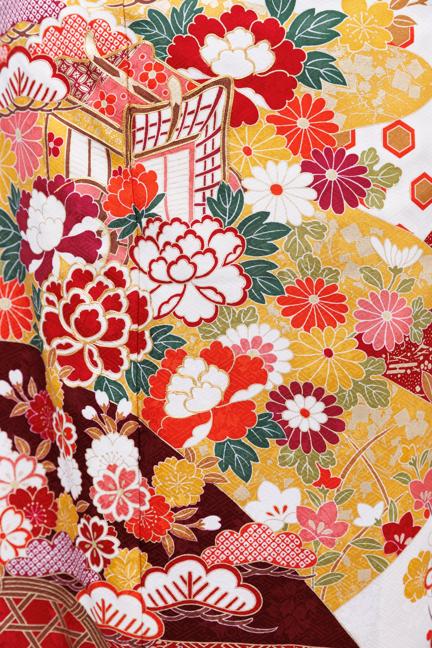 エンジ　桜・菊・牡丹　小花柄古典　正絹振袖【809】