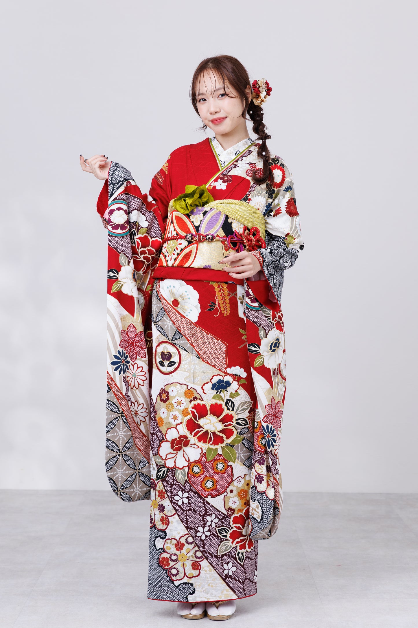 赤地　牡丹・桜　鹿の子柄　正絹振袖【831】