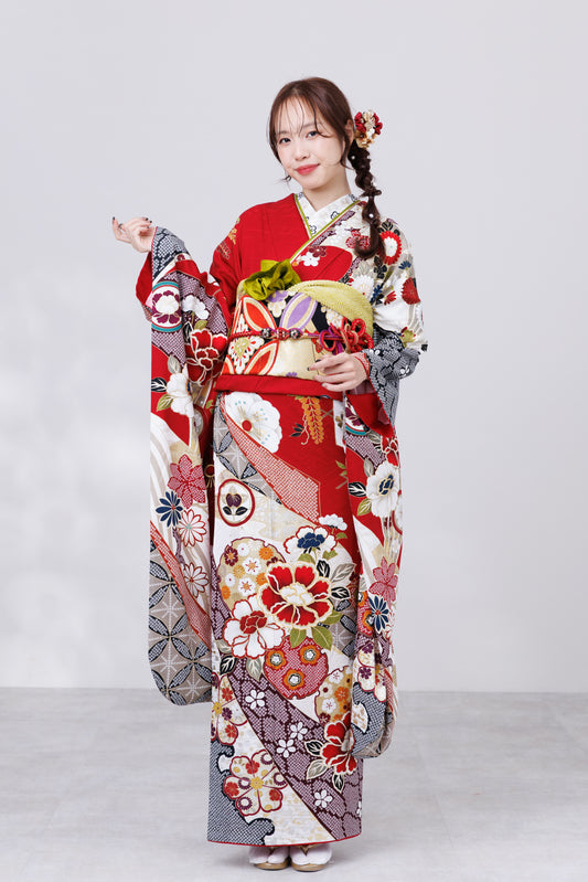 赤地　牡丹・桜　鹿の子柄　正絹振袖【831】