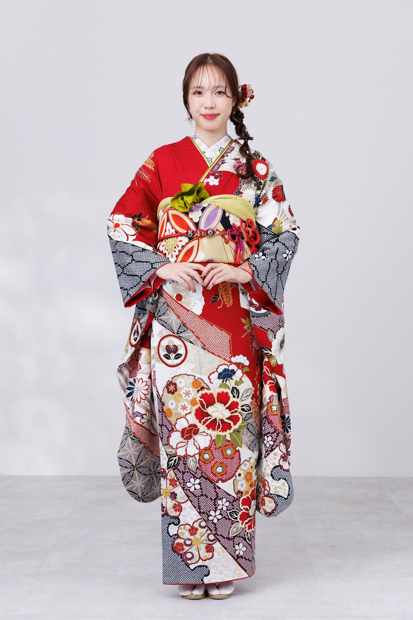 赤地　牡丹・桜　鹿の子柄　正絹振袖【831】