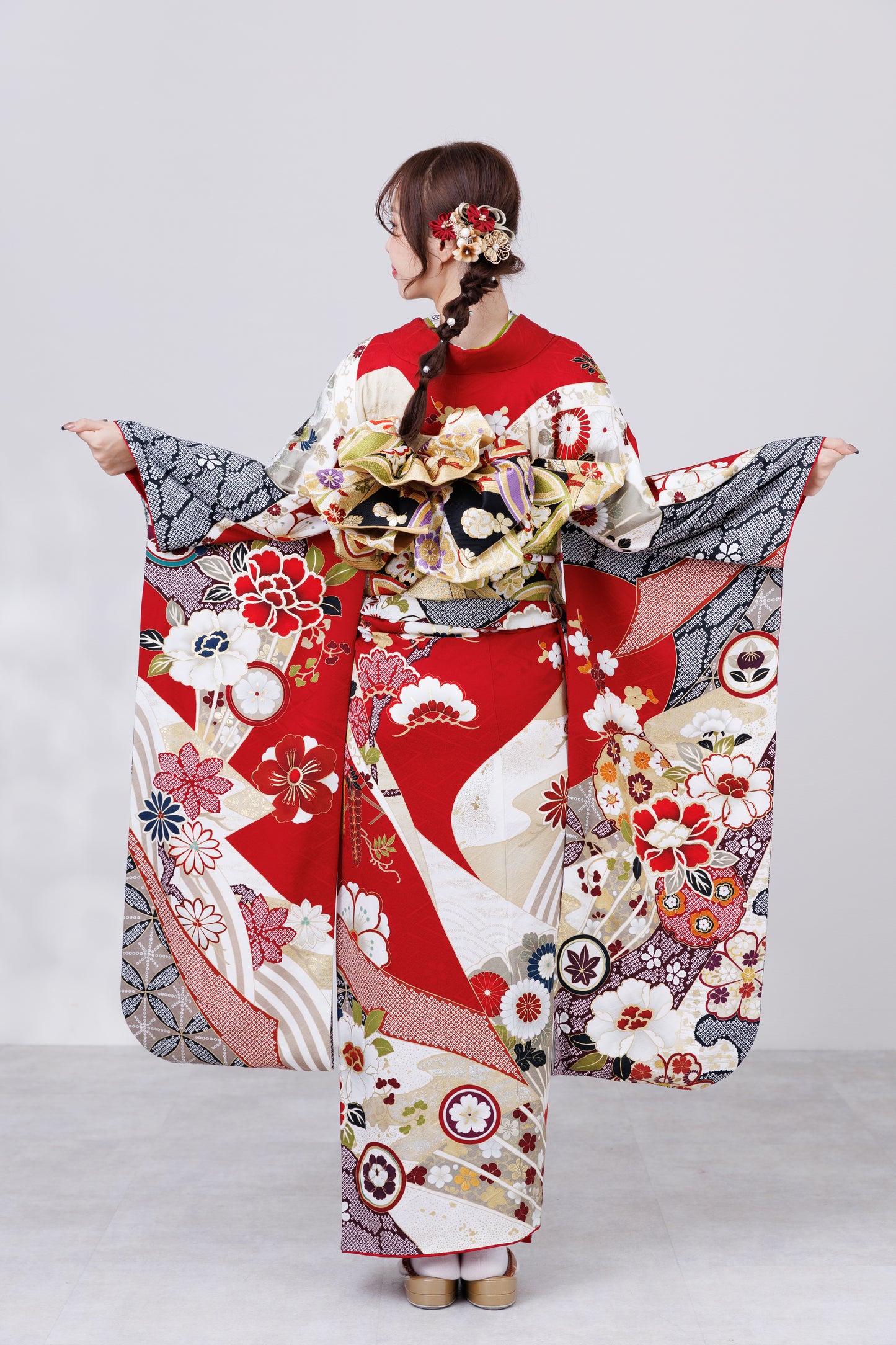 赤地　牡丹・桜　鹿の子柄　正絹振袖【831】