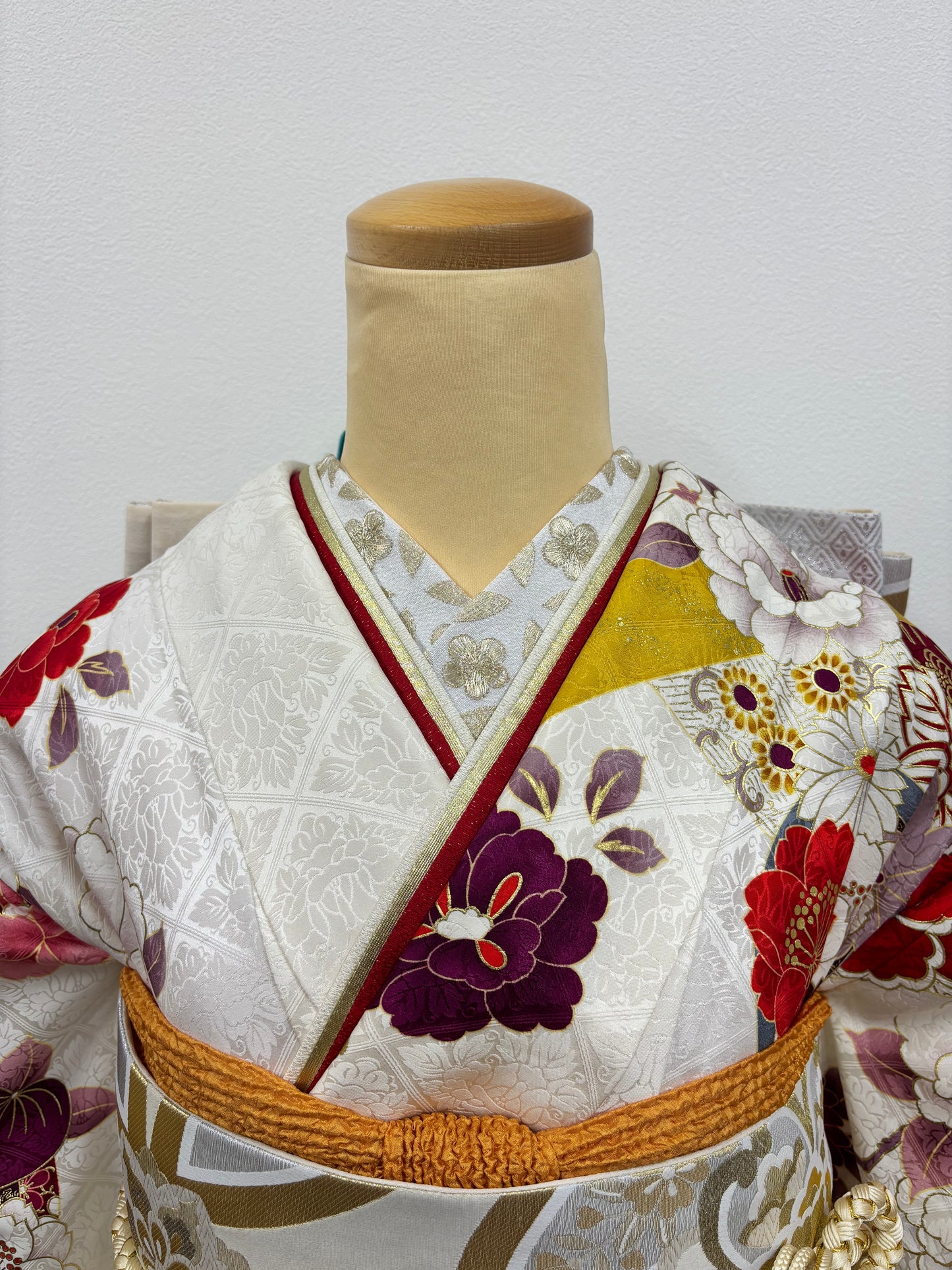 牡丹　菊　花菱　熨斗　正絹振袖【930】