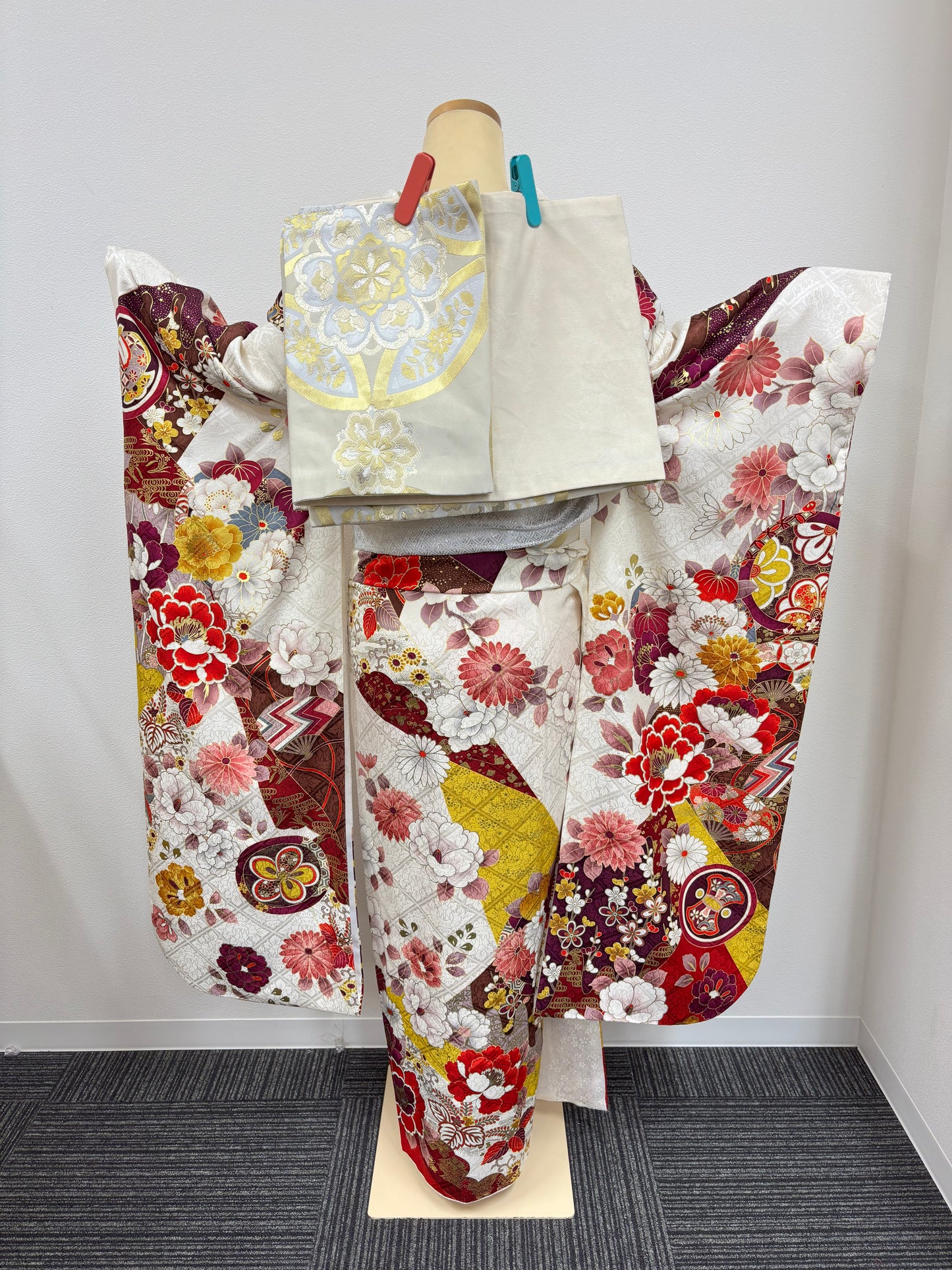 牡丹　菊　花菱　熨斗　正絹振袖【930】